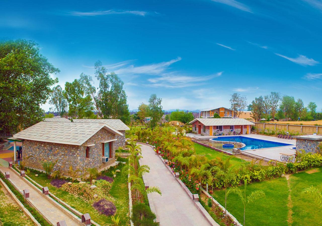 Tag Resorts The Banyan Retreat ラムナガル エクステリア 写真